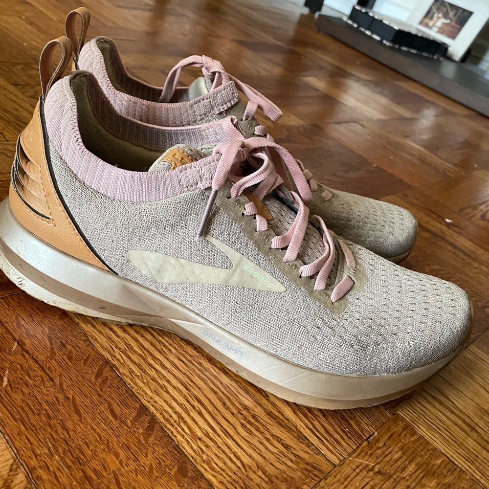 Women’s Brooks Levitate Running Shoes